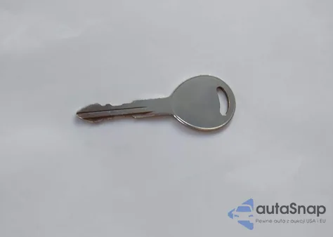 2000 Jeep Cherokee Sport from USA, damaged, VIN 1J4FF48S0YL135568